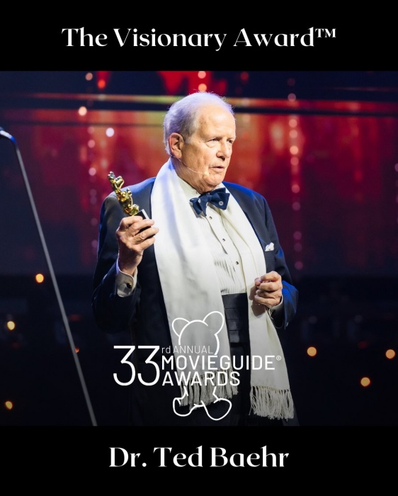 《電影指南》創辦人泰德．貝爾致辭。（翻攝自Movieguide臉書）